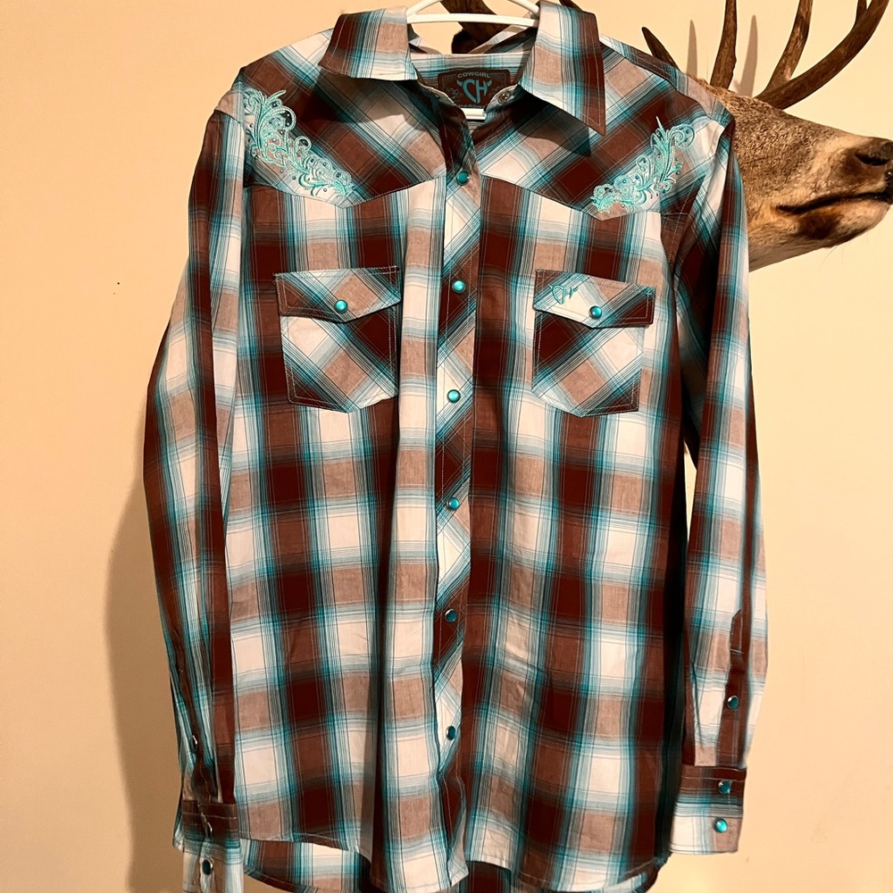 Size large cowgirl hardware long sleeve pearl snap